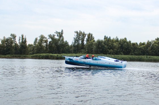 Lees meer over het artikel Reeuwijker Rick van Weelden strijdt met waterstofboot van in Monaco om de wereldtitel