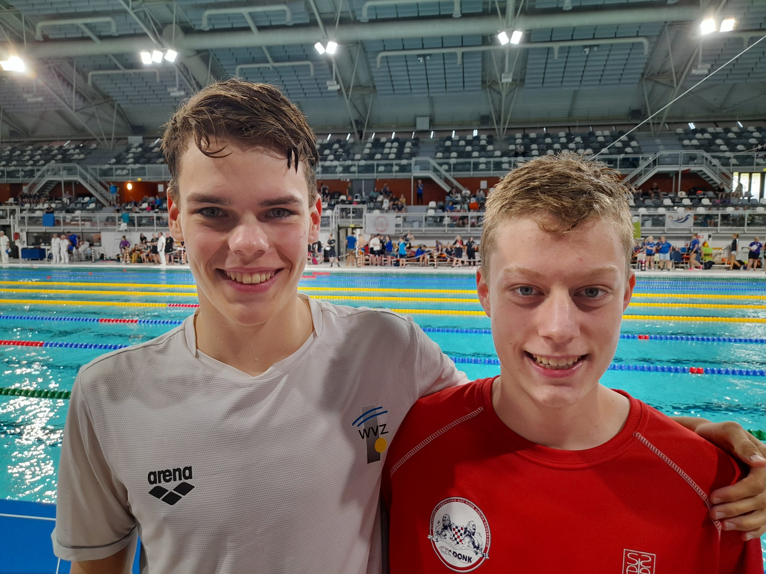 Lees meer over het artikel Zwemmers Roan van der Weide en Bjorn Rijkaart actief op NK