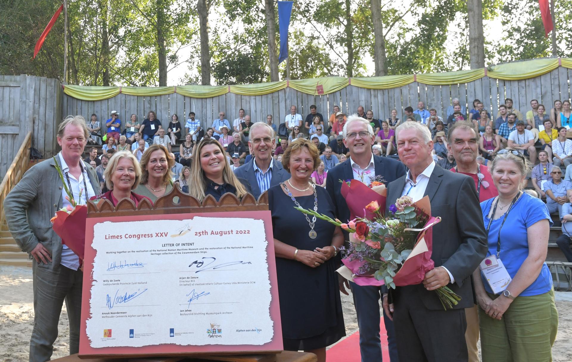Lees meer over het artikel Ondertekening intentieverklaring in Museumpark Archeon