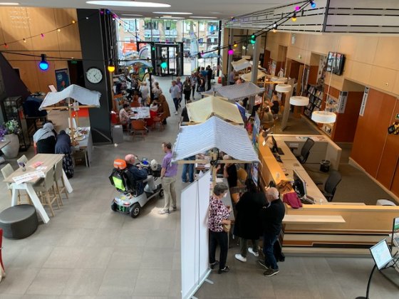 Lees meer over het artikel Gezellige drukte op vrijwilligersevent in het Evertshuis