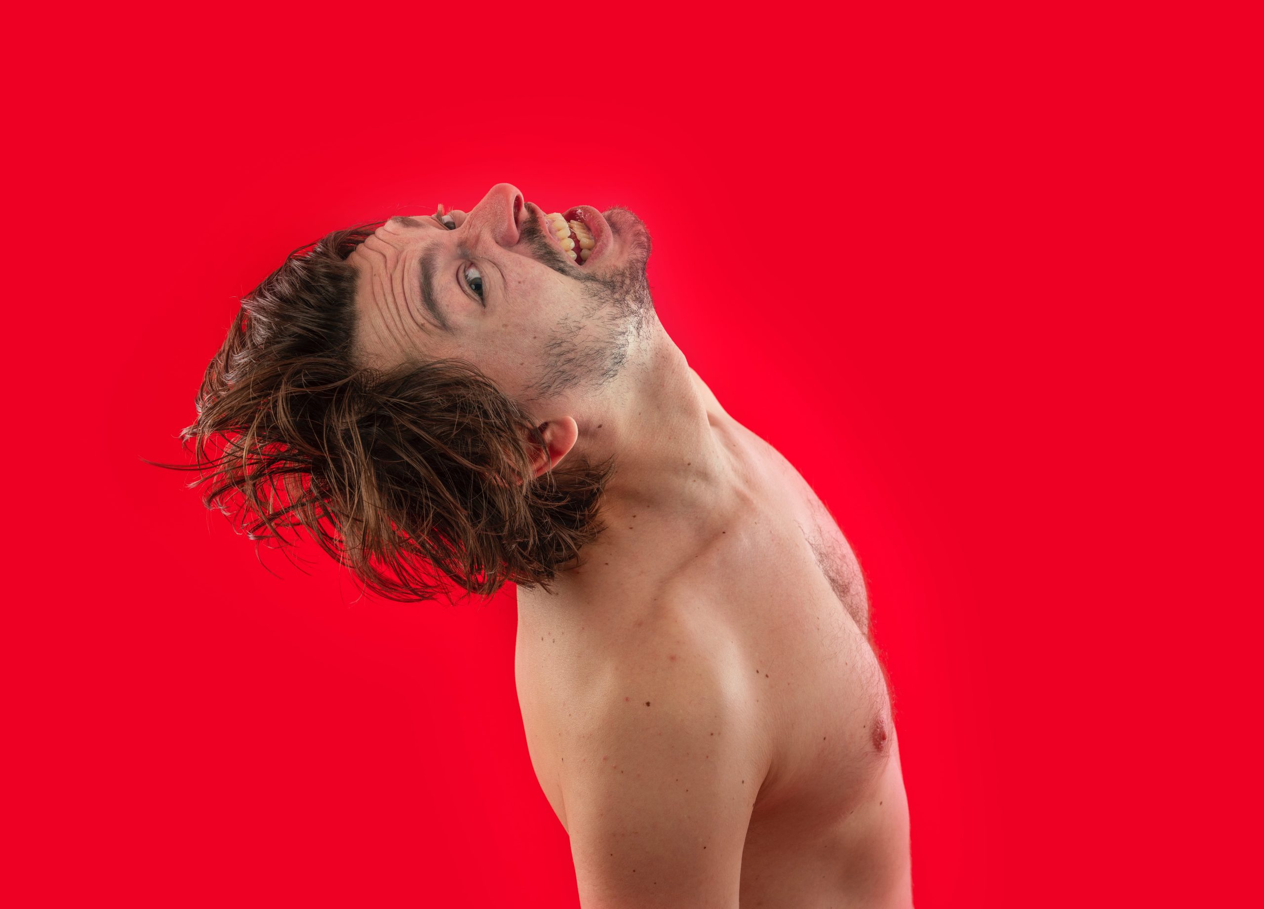 Lees meer over het artikel PUBLIEKSLIEVELING STEFANO KEIZERS MET BEJUBELDE VOORSTELLING ‘HANS TEEUWEN’ TE ZIEN IN HET EVERTSHUIS