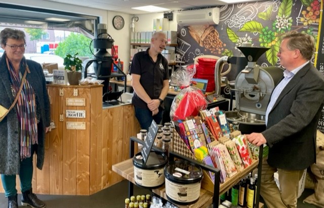 Lees meer over het artikel Van Boon tot Bakkie en Kapsalon Groene Hart ontvangen Fairtrade sticker