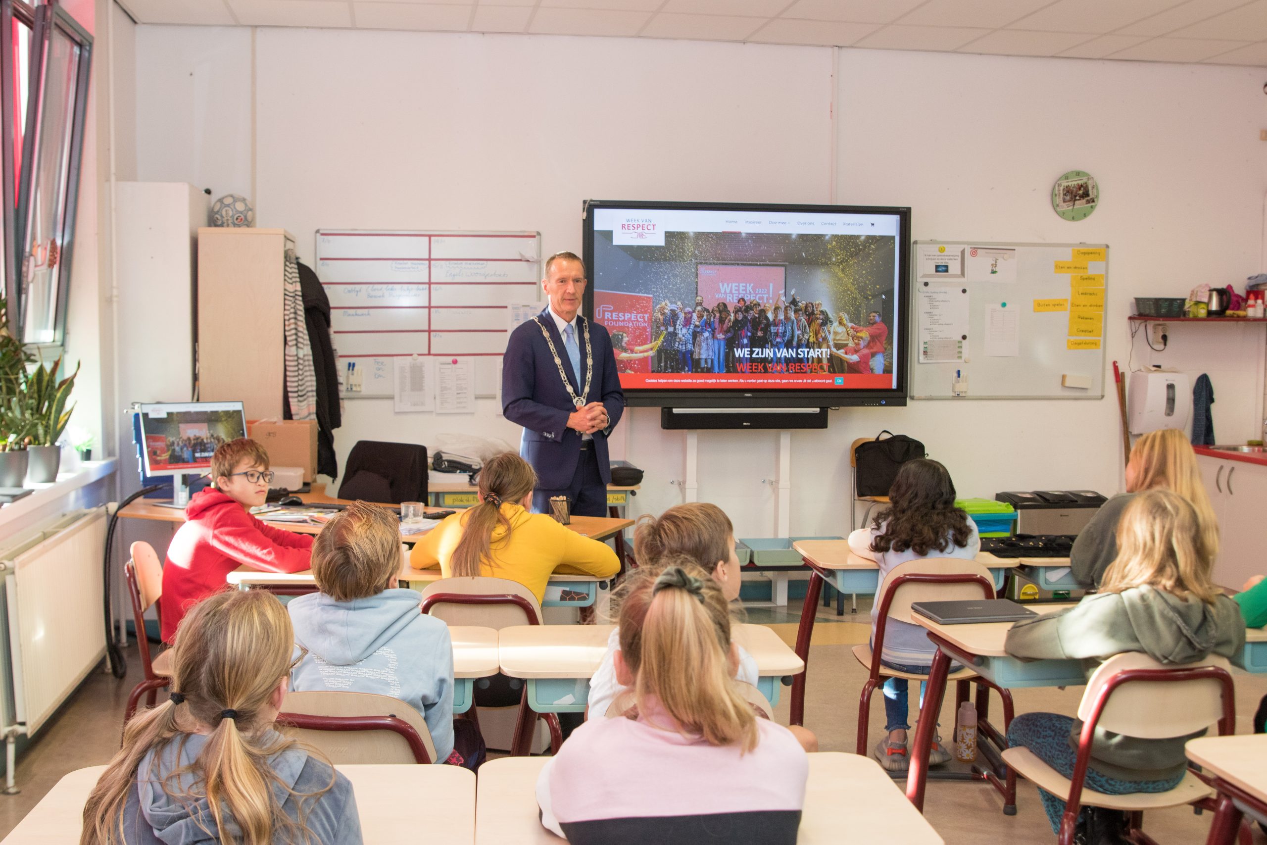 Lees meer over het artikel Burgemeester Erik van Heijningen geeft gastlessen over respect