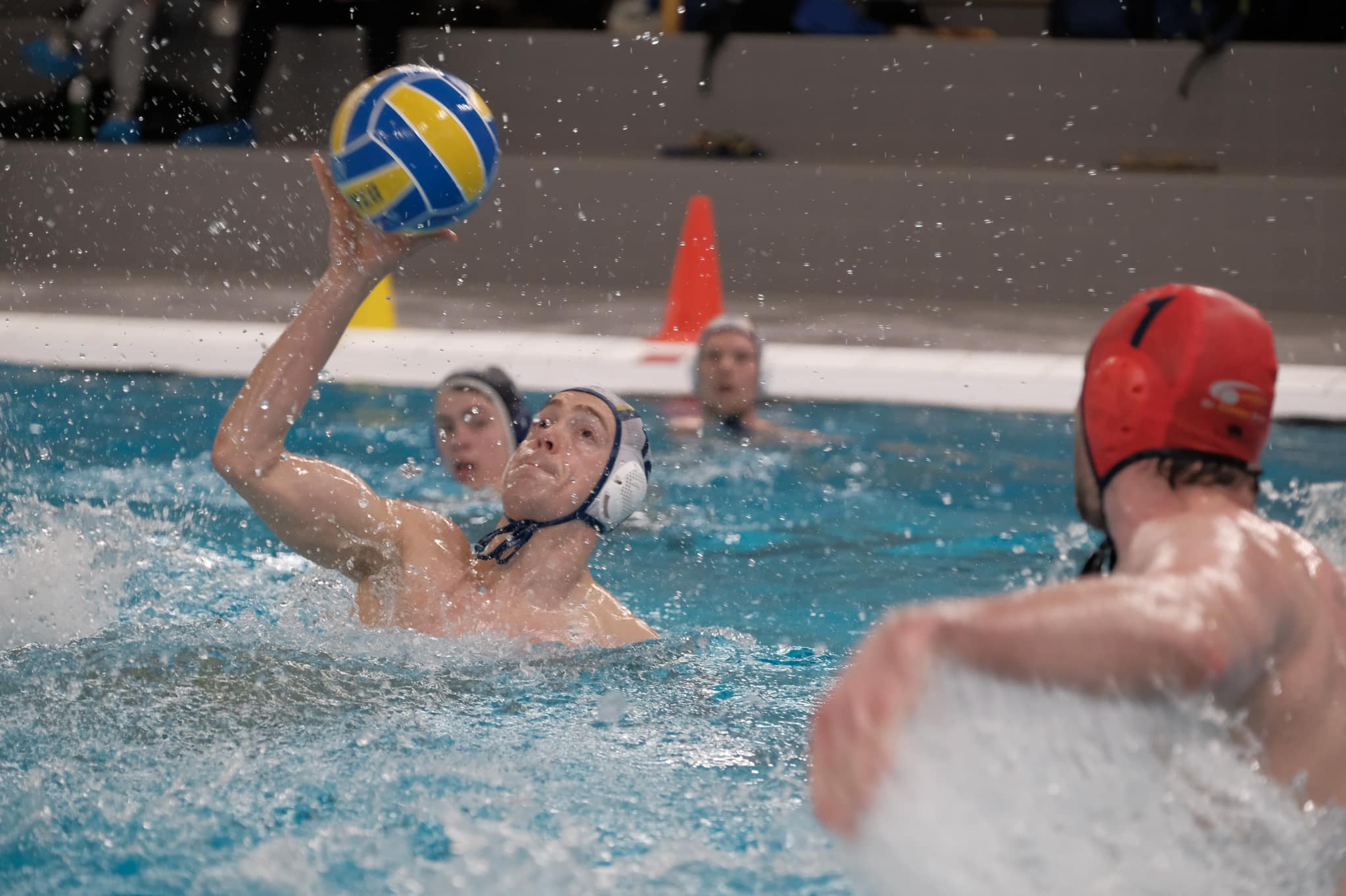 Lees meer over het artikel Waterpoloteams BZ&PC komen niet tot winst