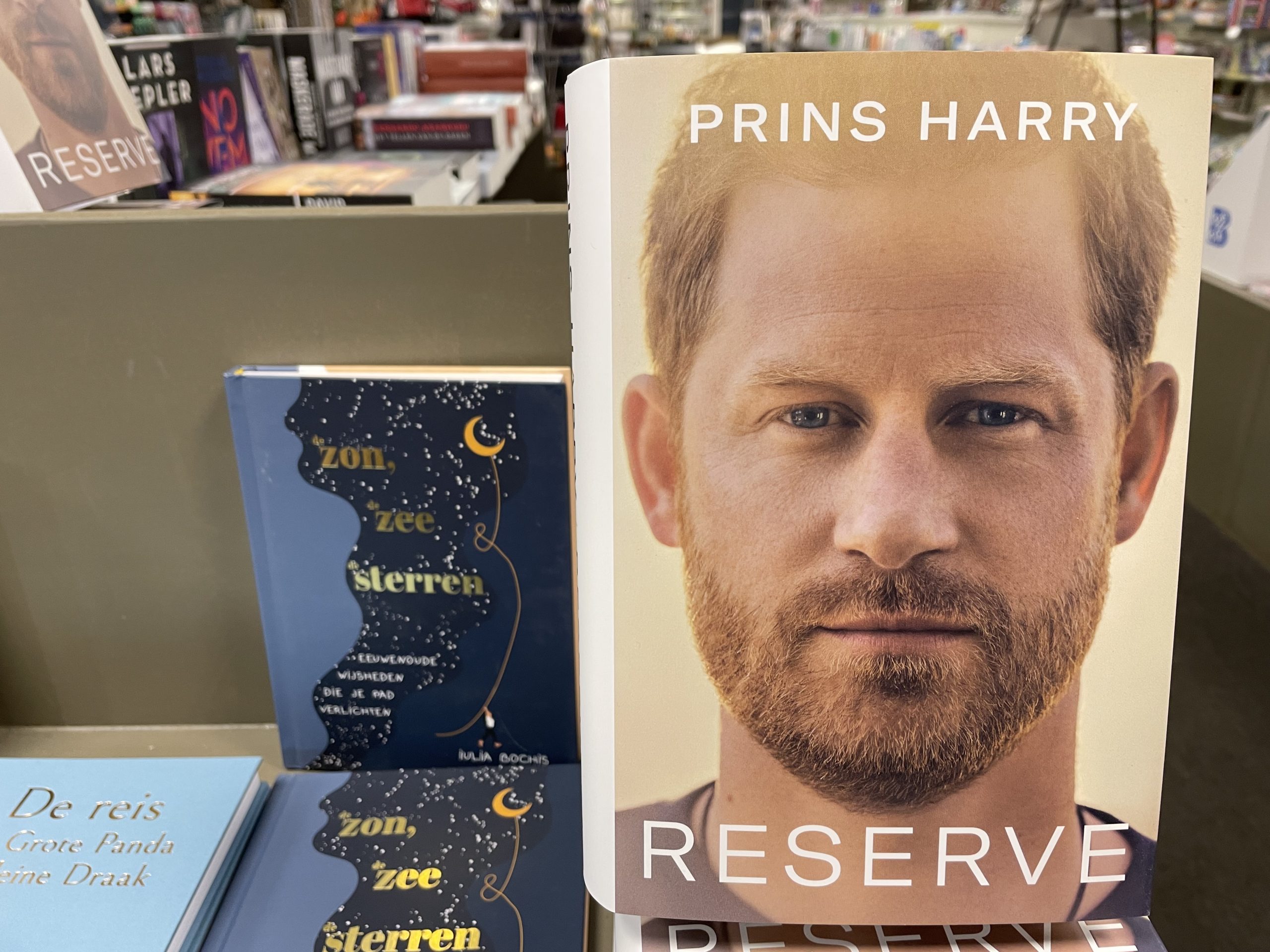 Lees meer over het artikel Prins Harry ook lokaal in de boekenwinkel