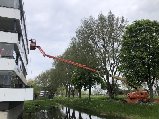 Lees meer over het artikel Appartementen gebouw de Wilhelmina krijgt een grote schoonmaakbeurt