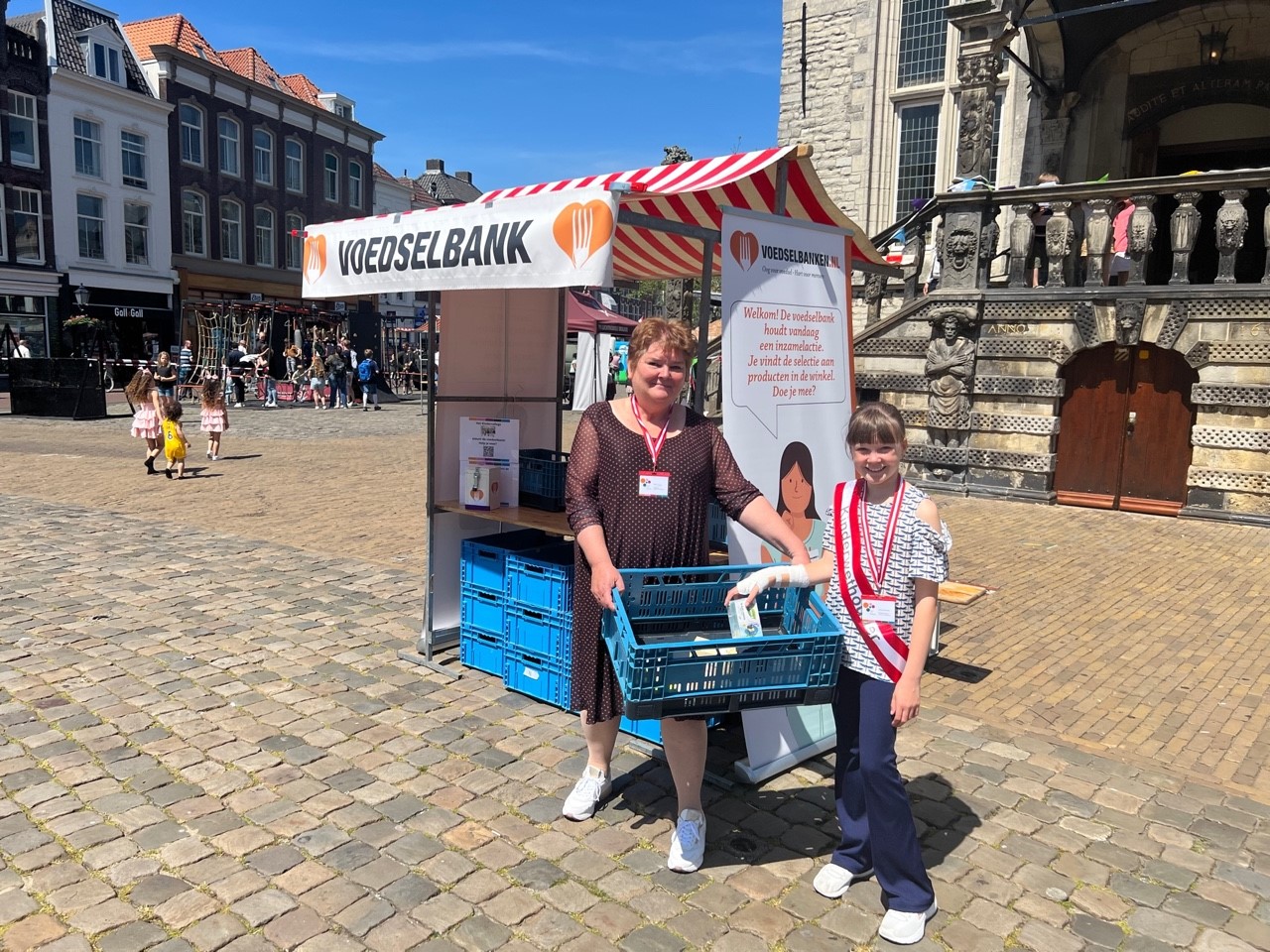 Lees meer over het artikel Kinderwethouder eerste gever aan Voedselbank op Super Cool Kids Festival