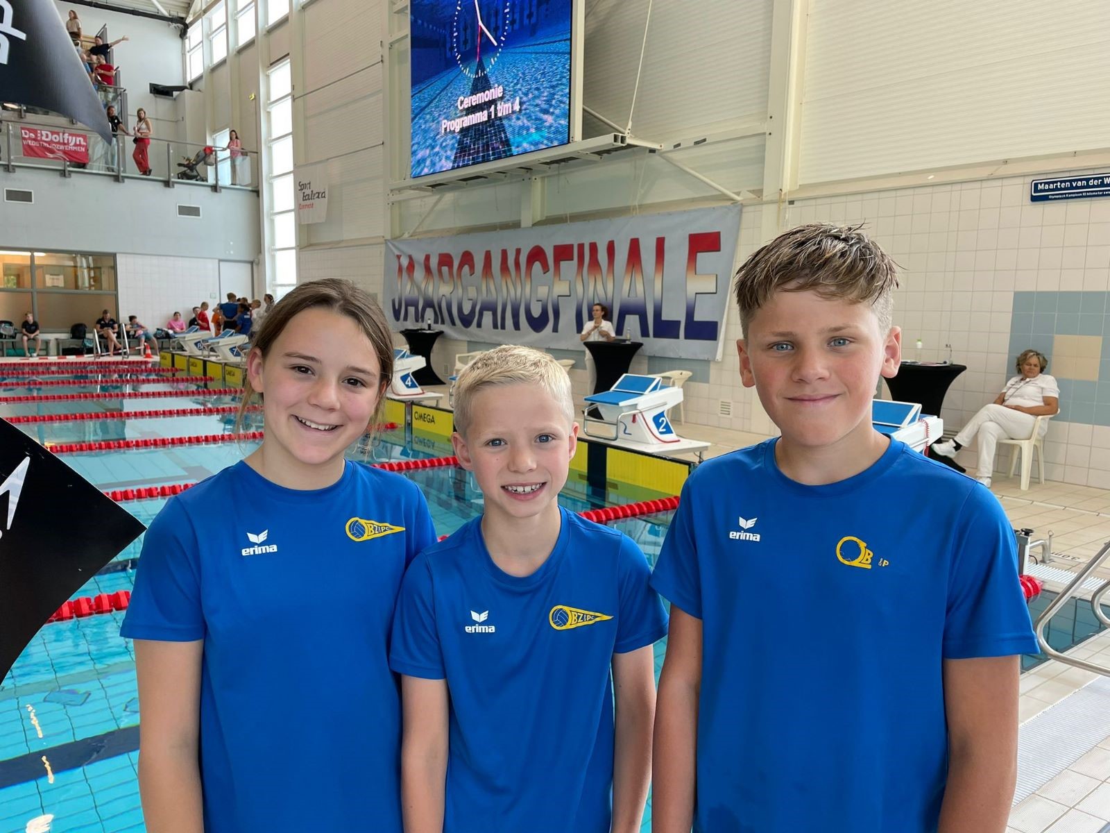 Lees meer over het artikel Historische prestatie 11-jarige zwemster Julia Bannatyne