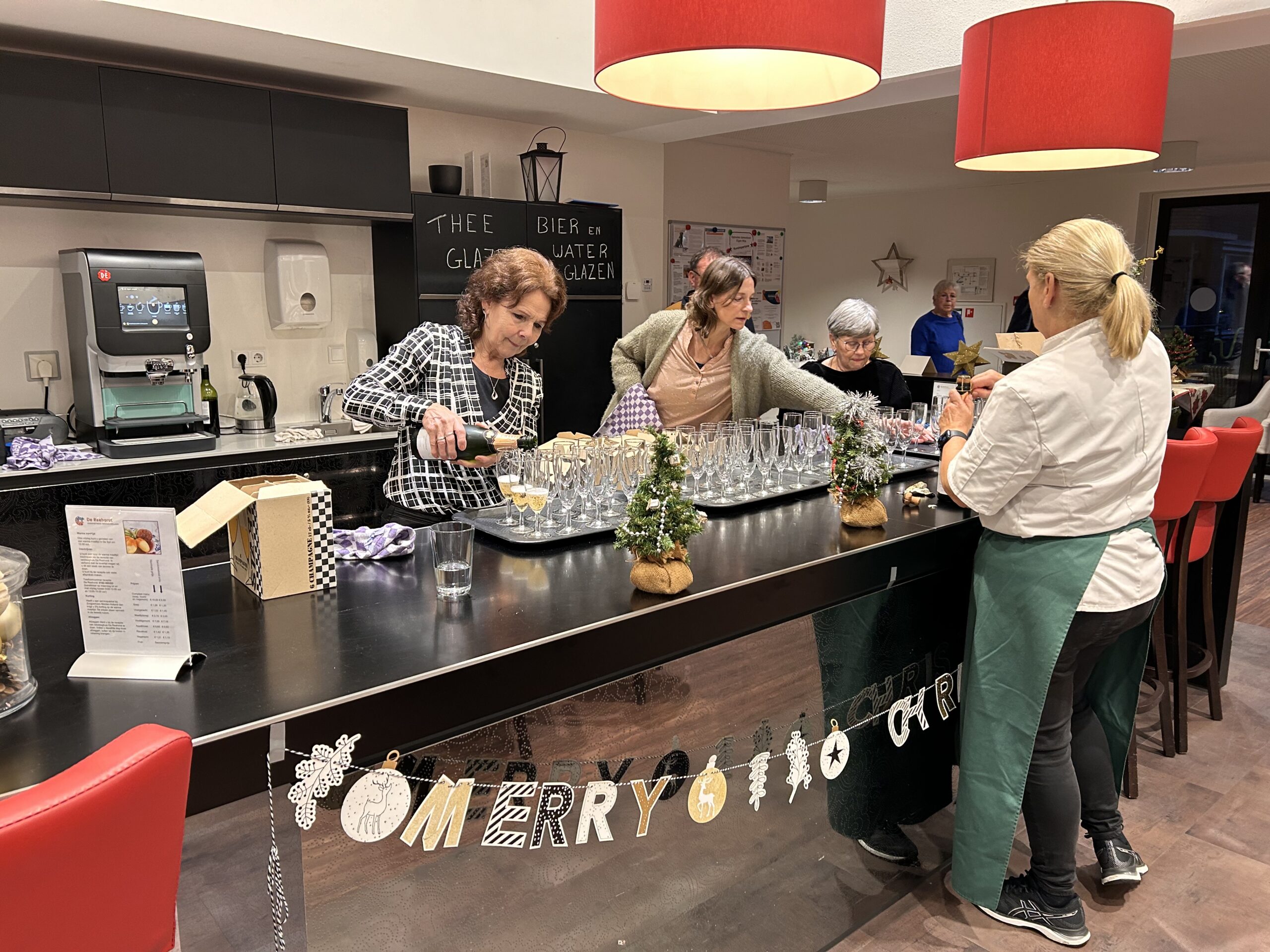 Lees meer over het artikel Indrukwekkende Monoloog “Hé Mister Parkinson” Hoogtepunt van 10-Jarig Jubileum Parkinson Café in Reeuwijk