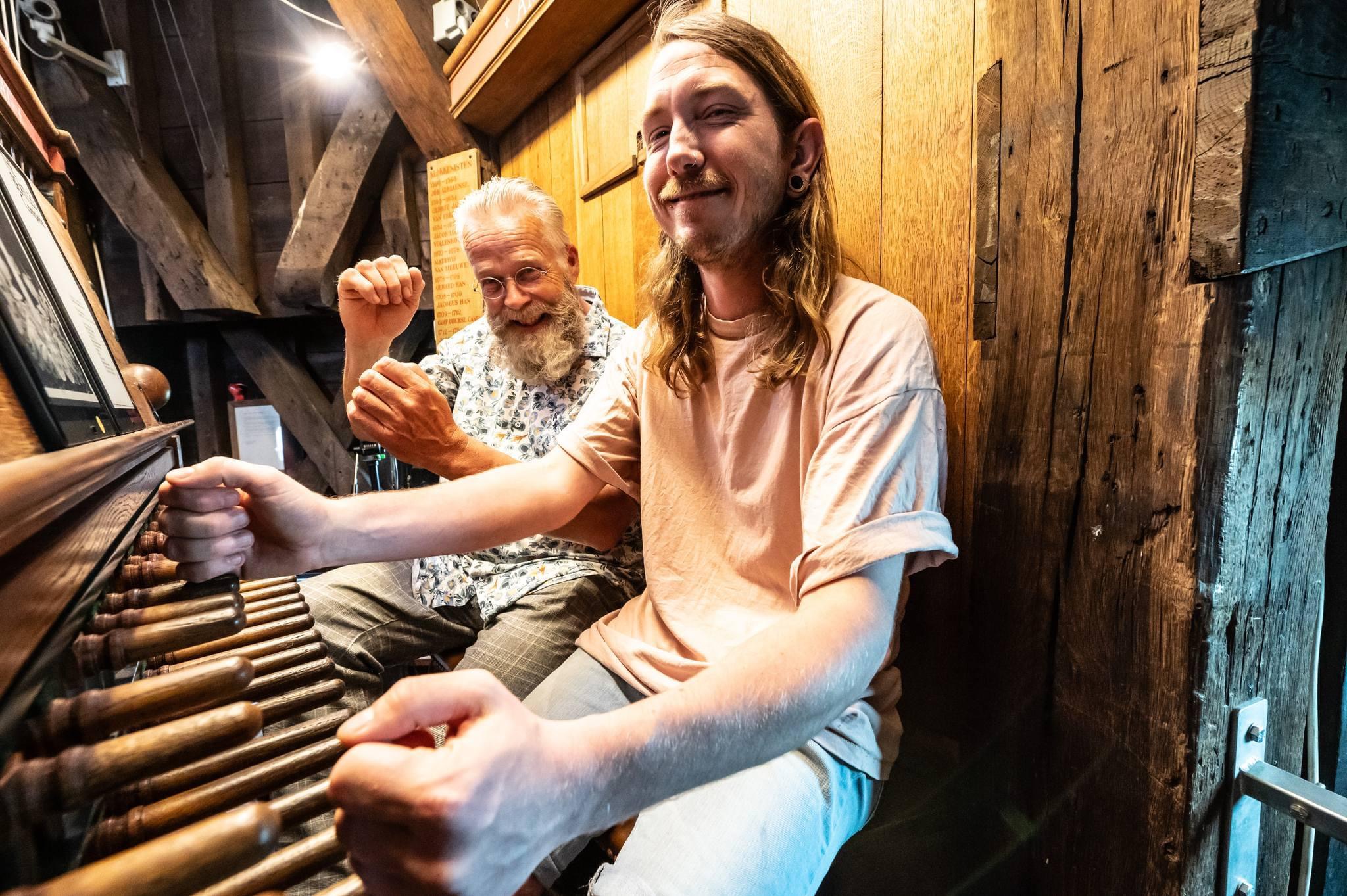Lees meer over het artikel De Goudse Popweek officieel gestart vanuit Sint-Janstoren