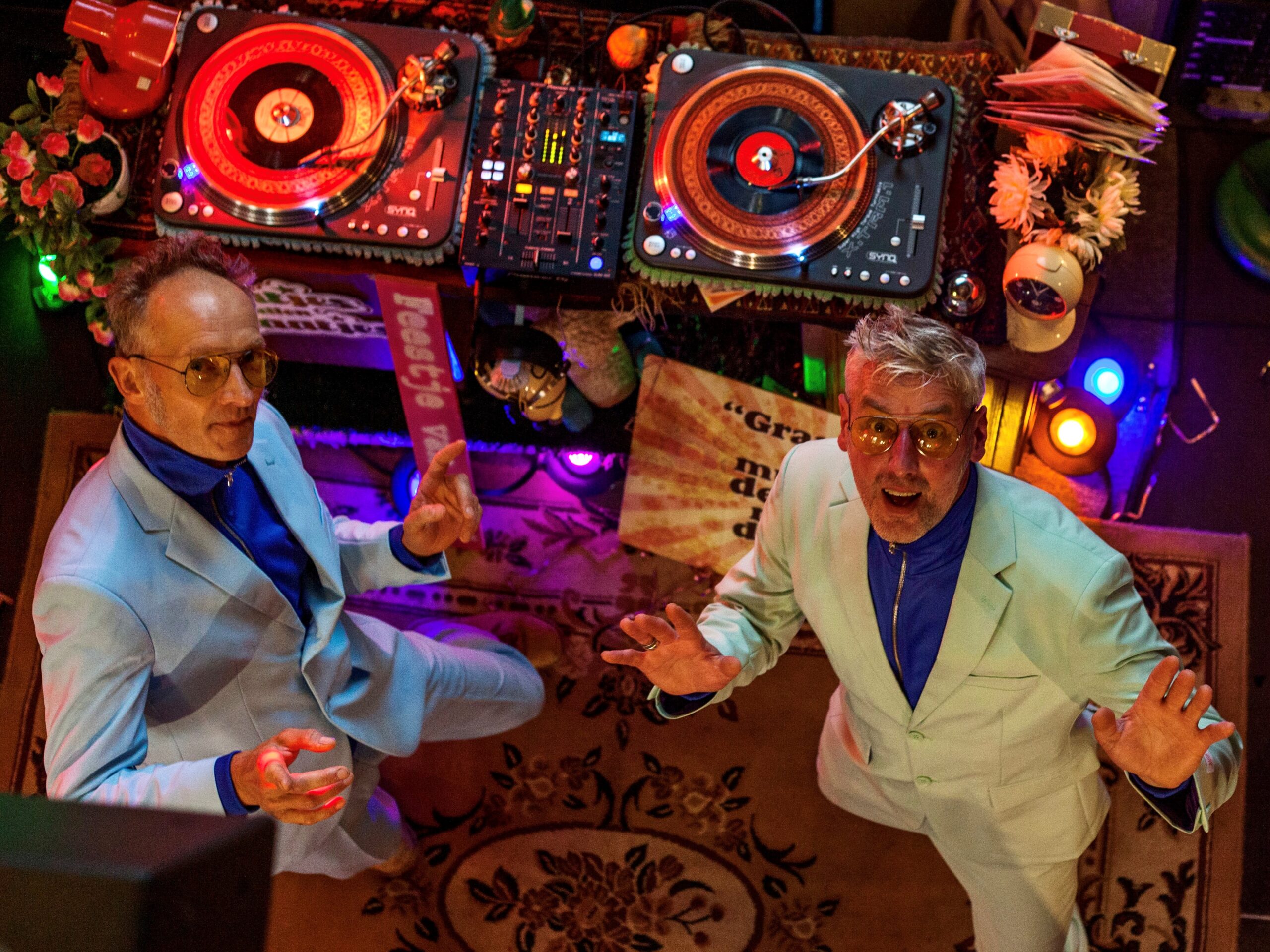 Lees meer over het artikel Vinyl Disco Show – dansen op de krakers van toen