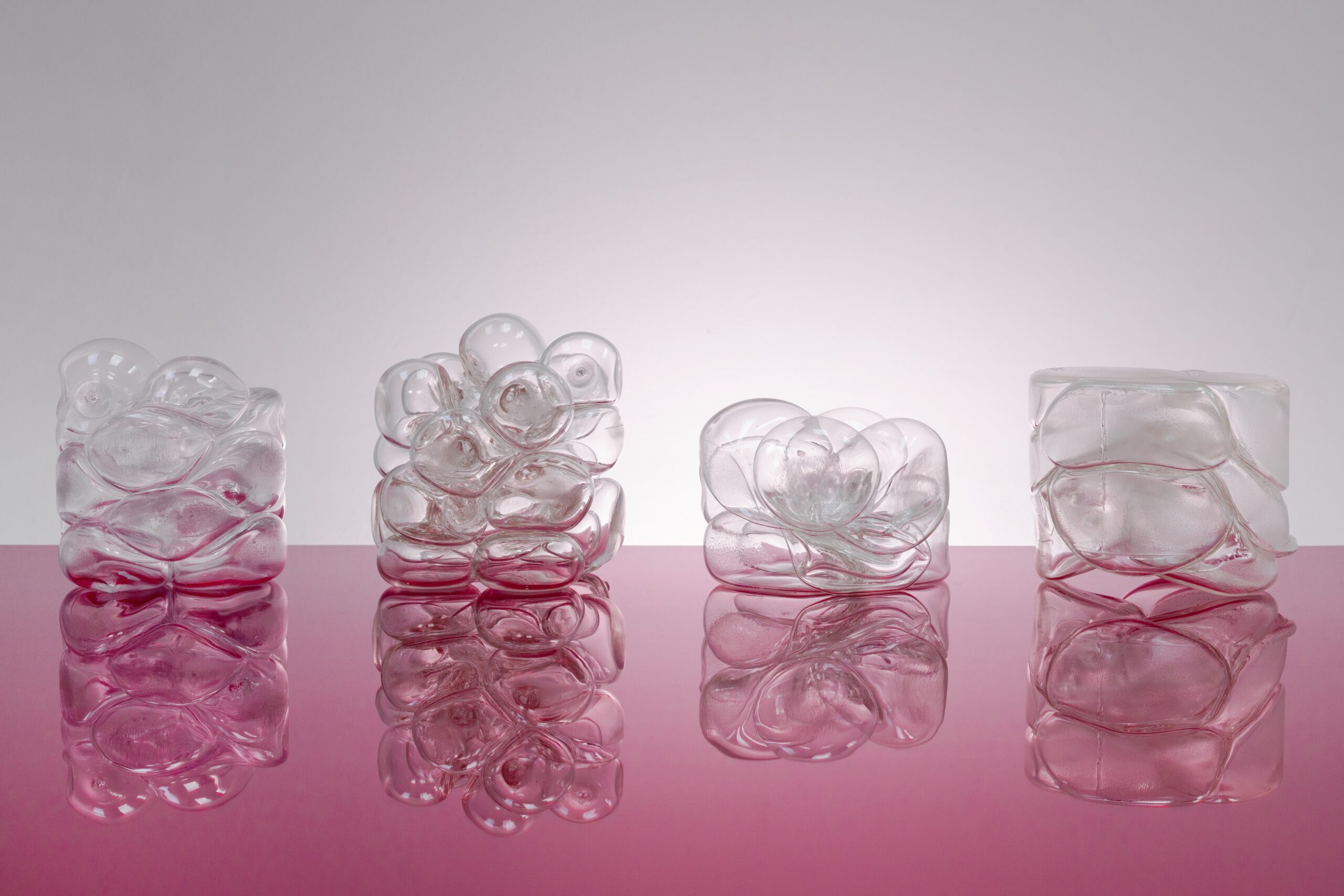 Lees meer over het artikel Bubbled Matter door Merel Karhof in Glasmusem Leerdam