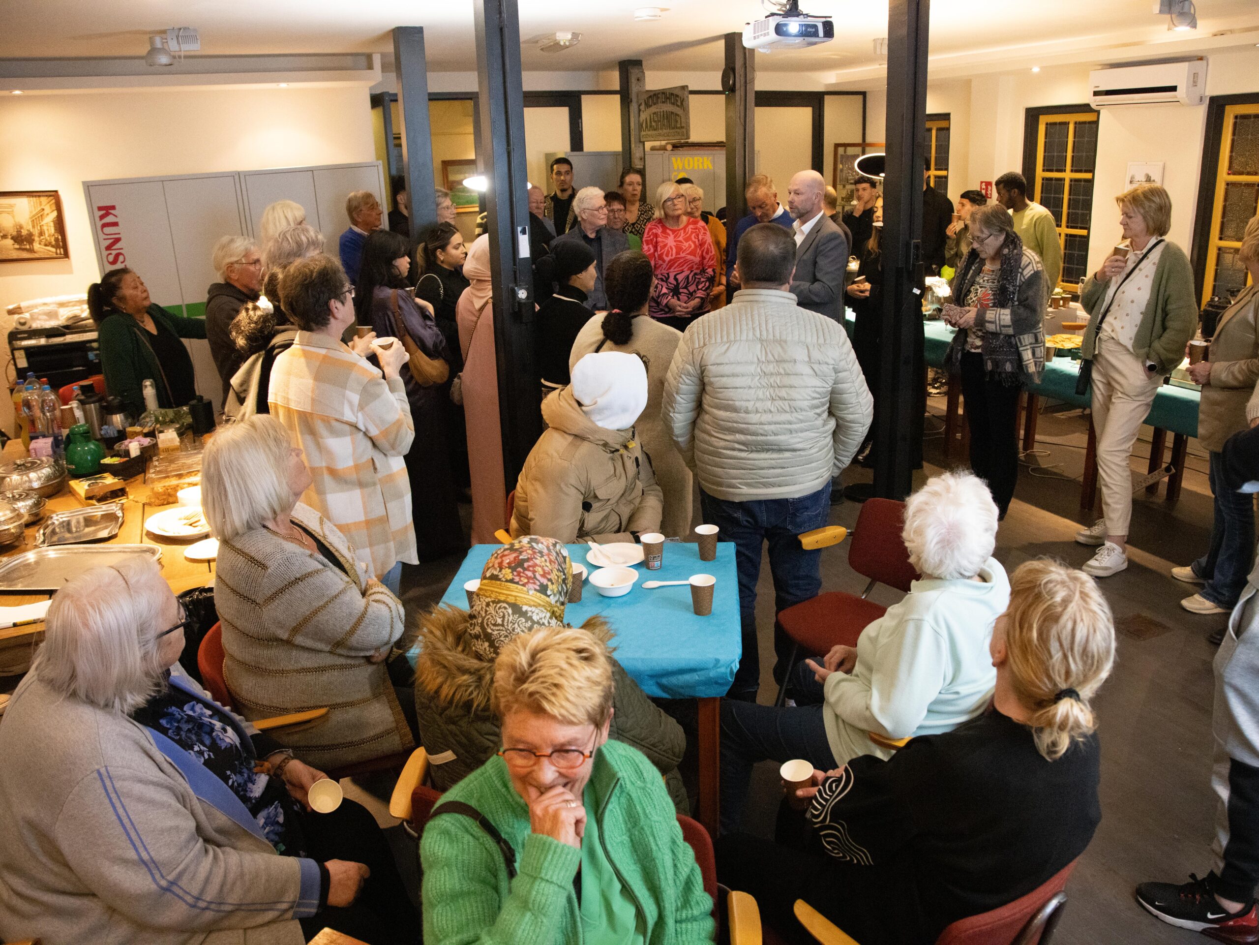Lees meer over het artikel Geslaagde Iftar bijeenkomst in het Groene Harthuys